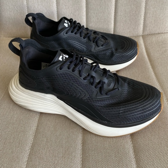 APL Shoes - APL women’s 6 Streamline Running Shoe Sneaker W6